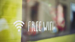 Menginap di Hotel, Mending Jangan Gunakan Wi-Fi Gratisnya